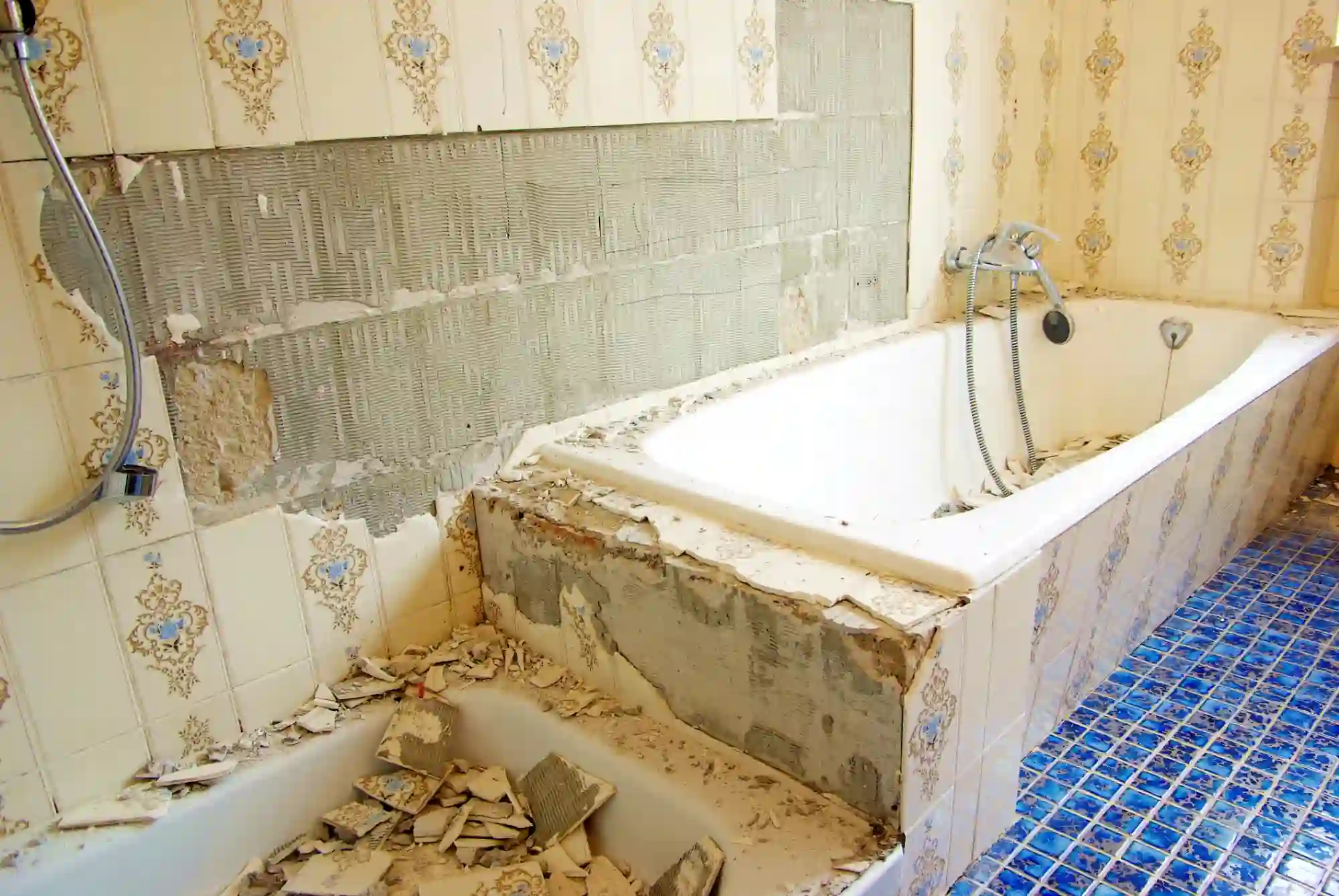 What Causes Bathtub Surfaces To Deteriorate Charlotte, NC